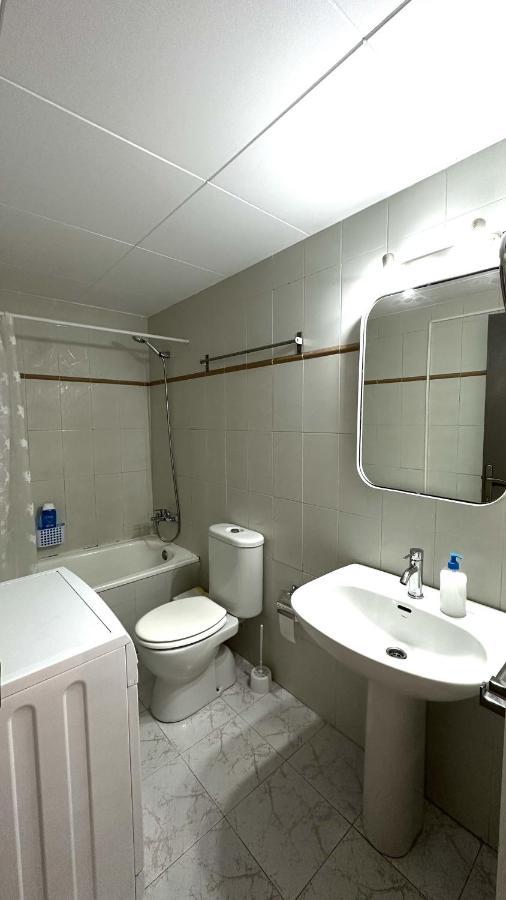 Apartamento De Playa En Santa Margarita. רוזס מראה חיצוני תמונה